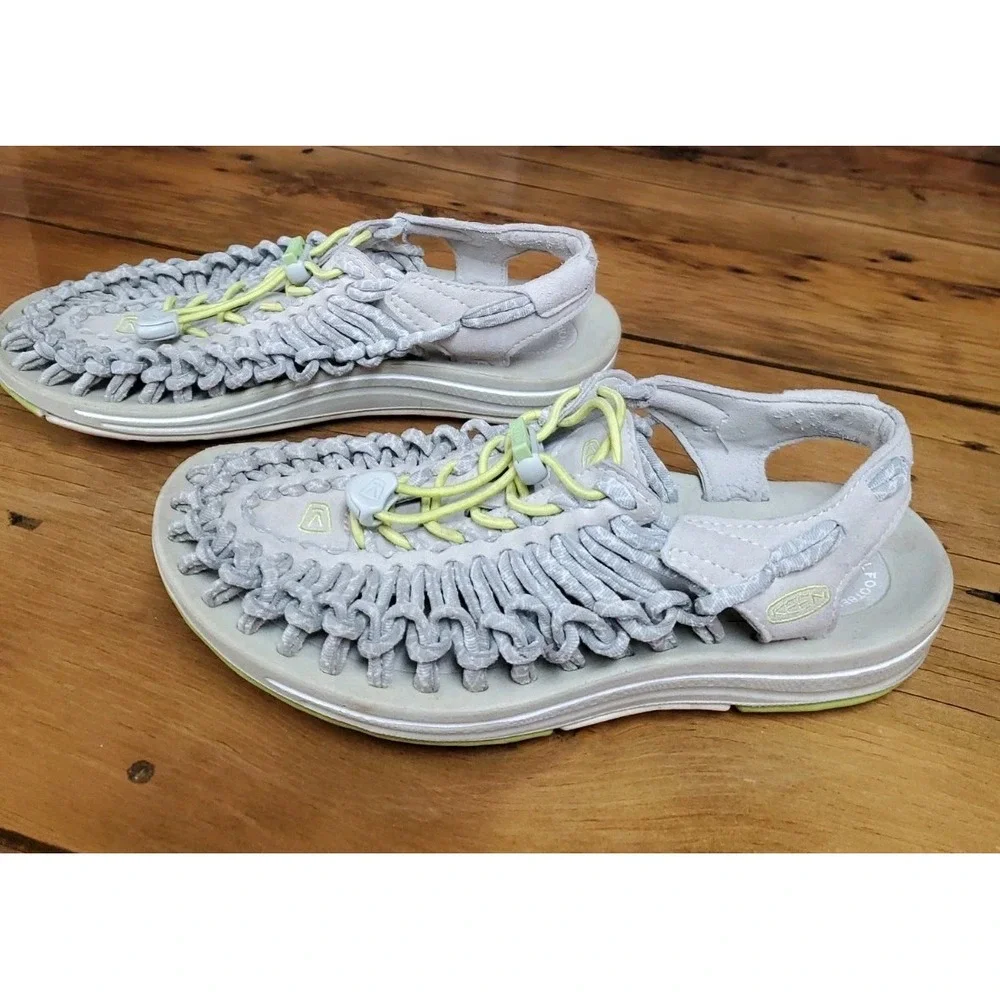 Keen women uneek
